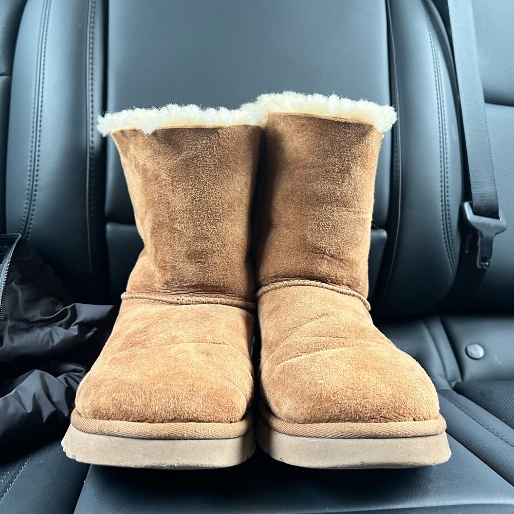 Ugg Bailey Bow Boot size 7 - Picture 5 of 6